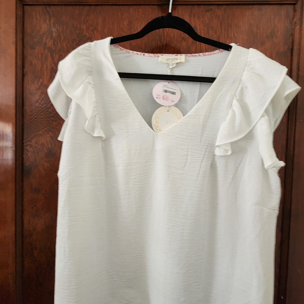 White Ruffled V-Neck Top - Picture 4 of 4